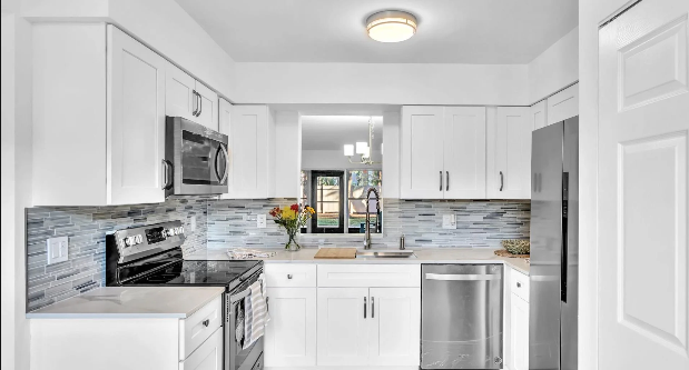 High Tide Builders and Home Renovations Image