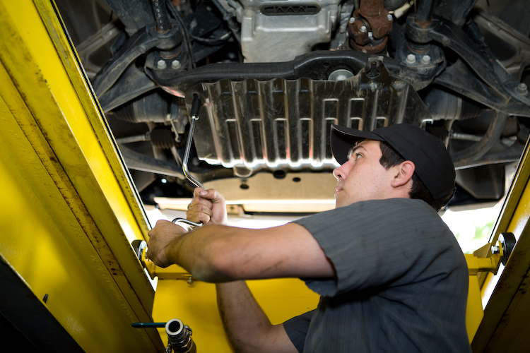 Express Oil Change & Tire Engineers Image