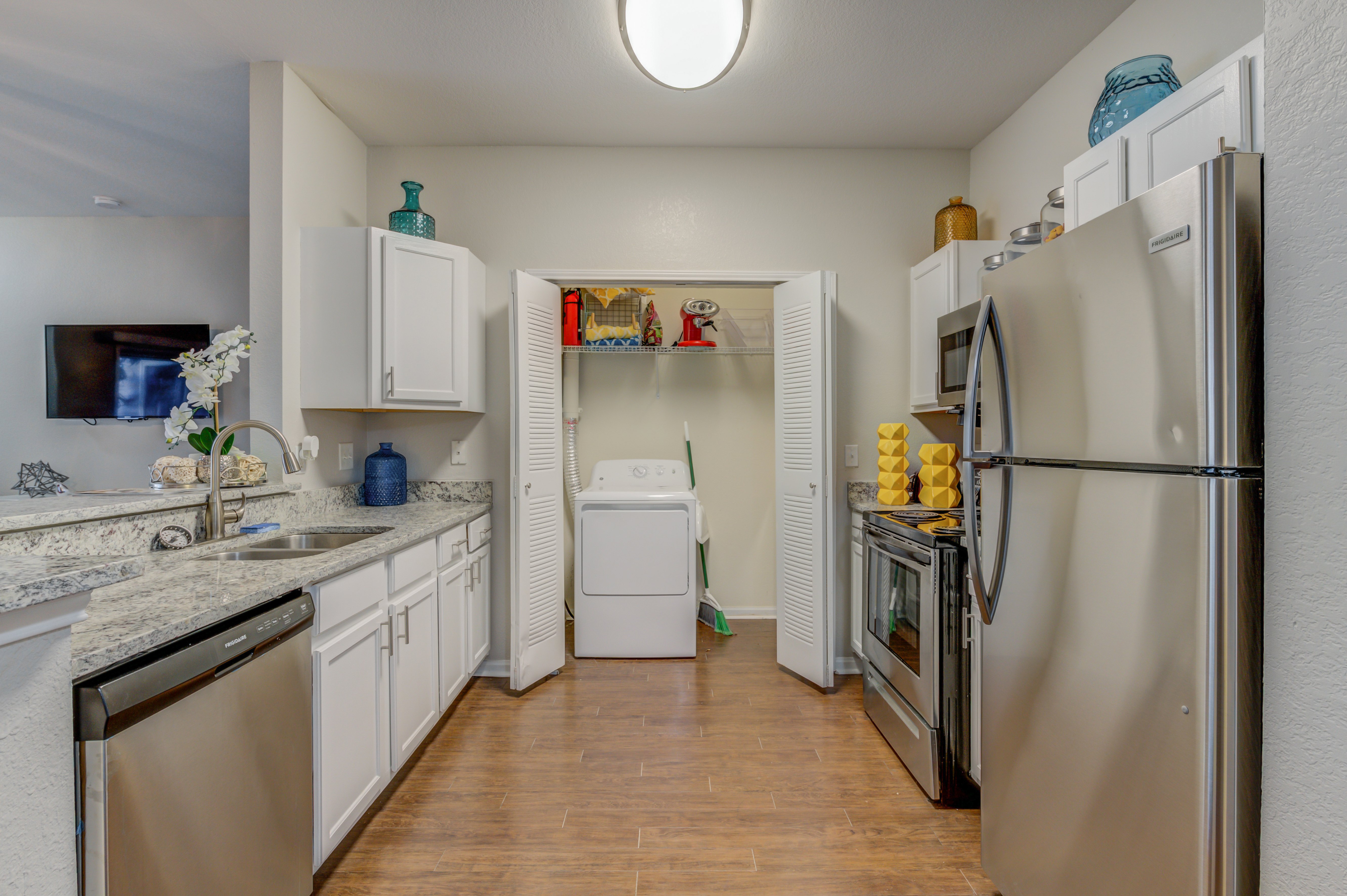 Water's Edge Apartment Homes - Pensacola, FL