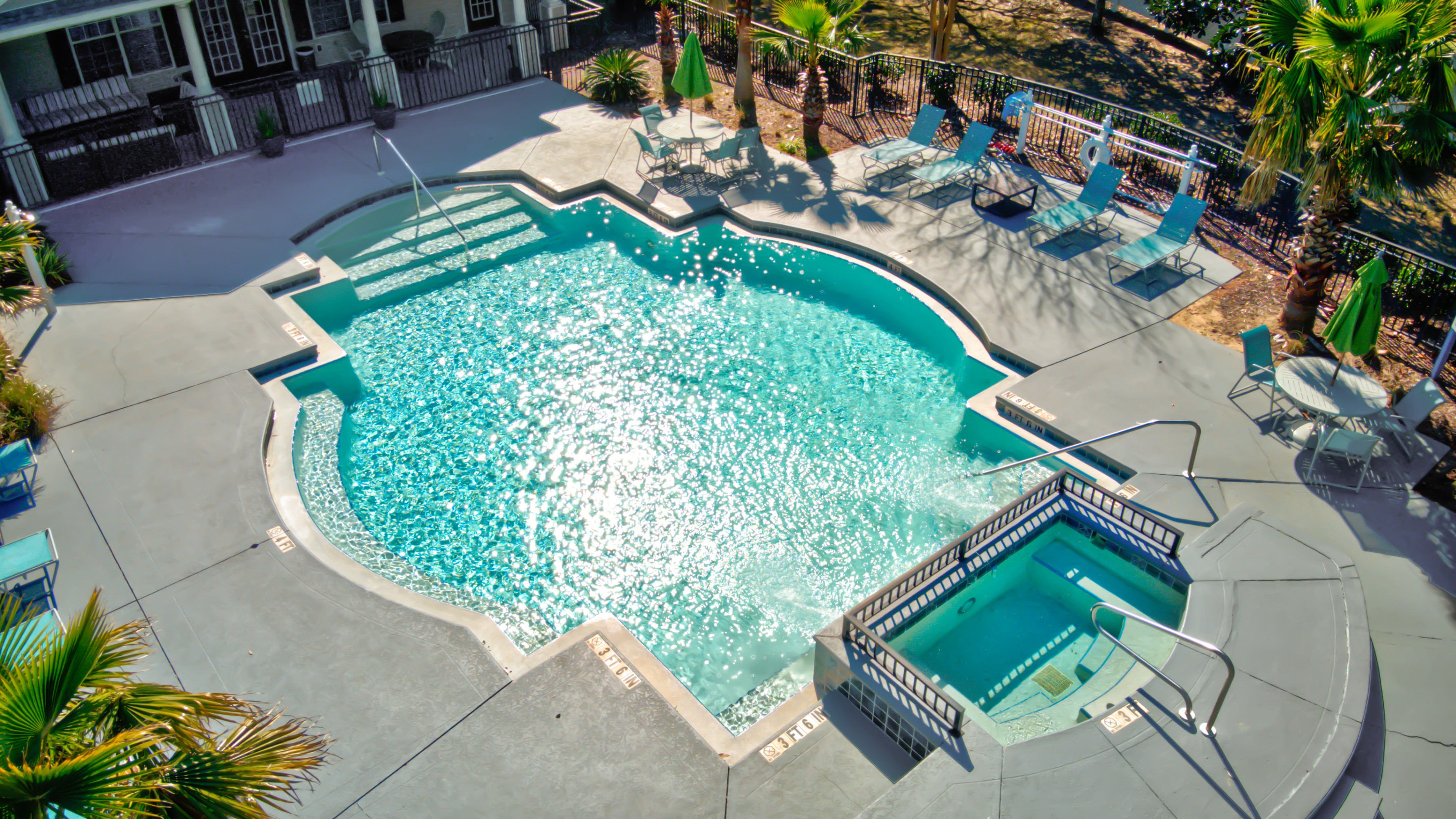 Water's Edge Apartment Homes - Pensacola, FL