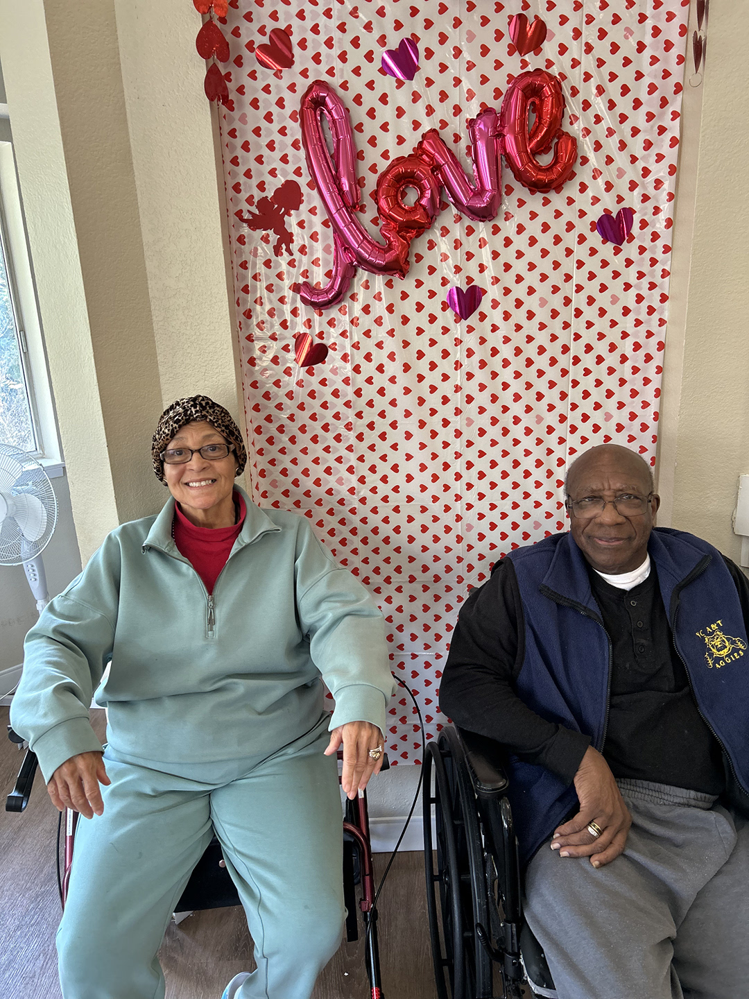 Holiday Durham Regent Logo