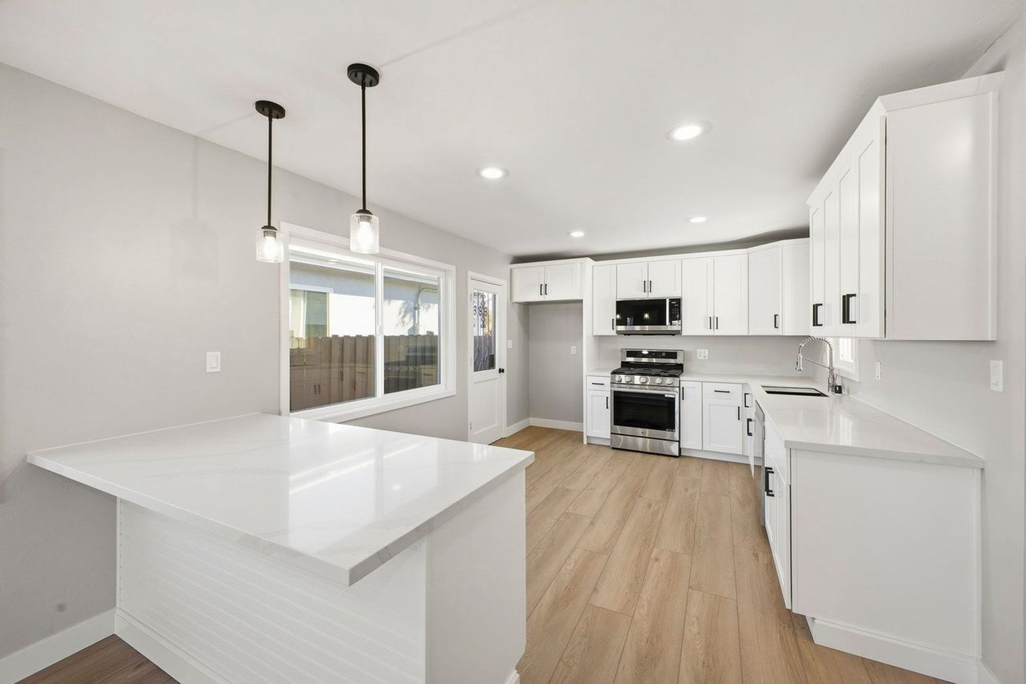 Franklin Custom Finish Image