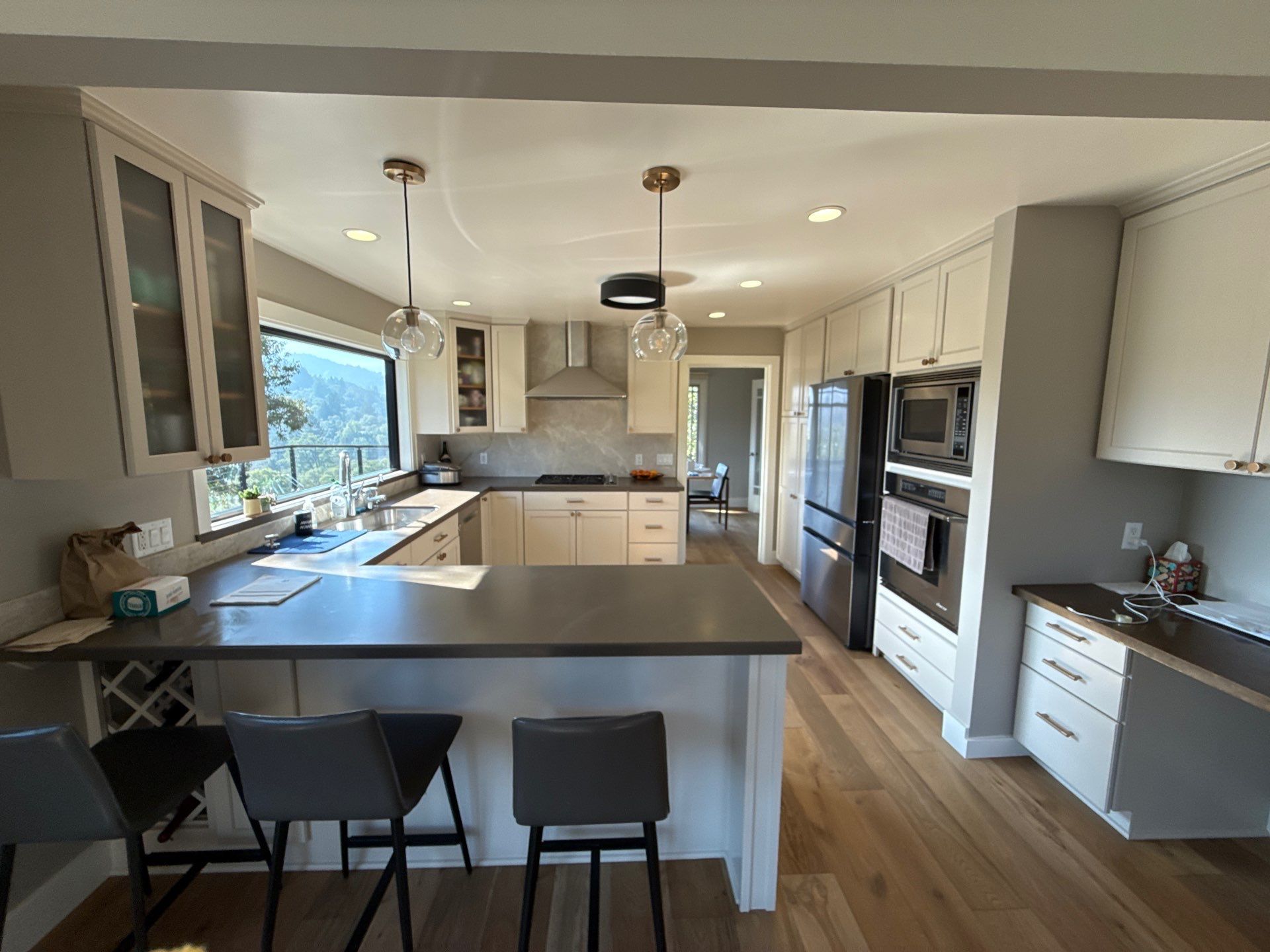 Felix's Painting Logo