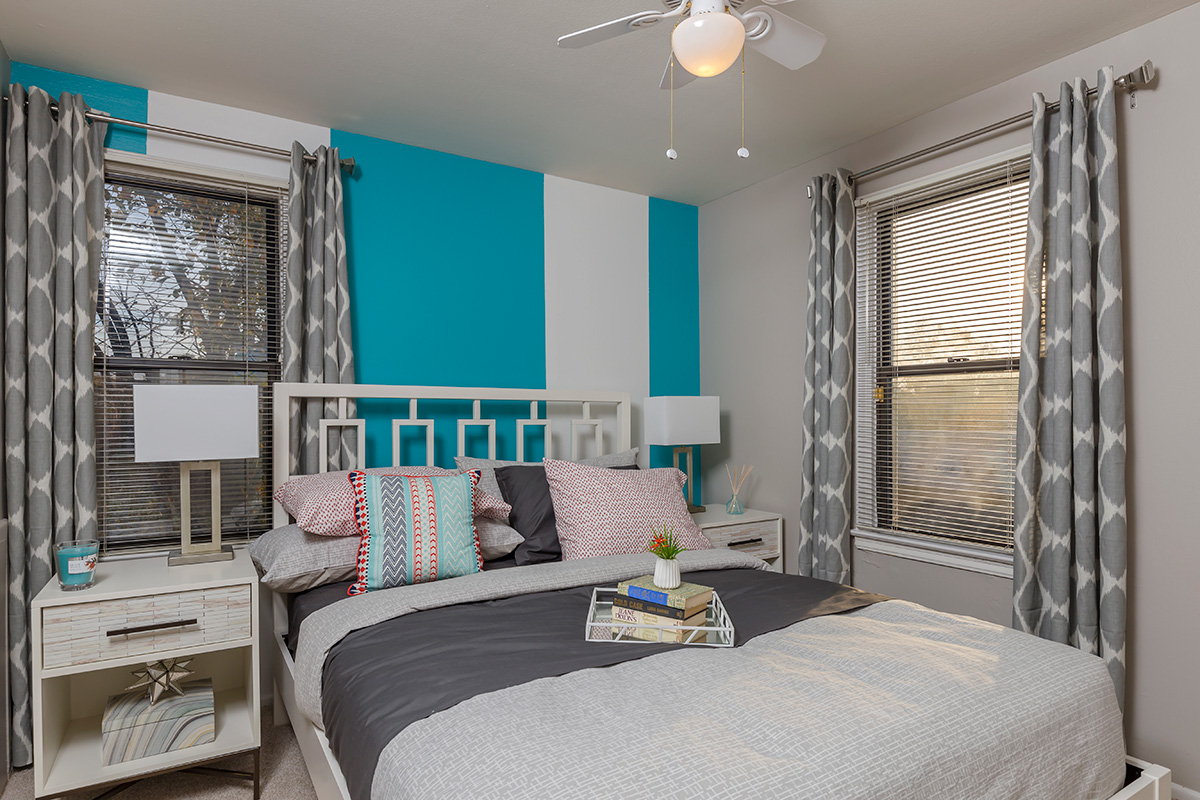 Village Green Townhomes of Oak Park - Oak Park, MI