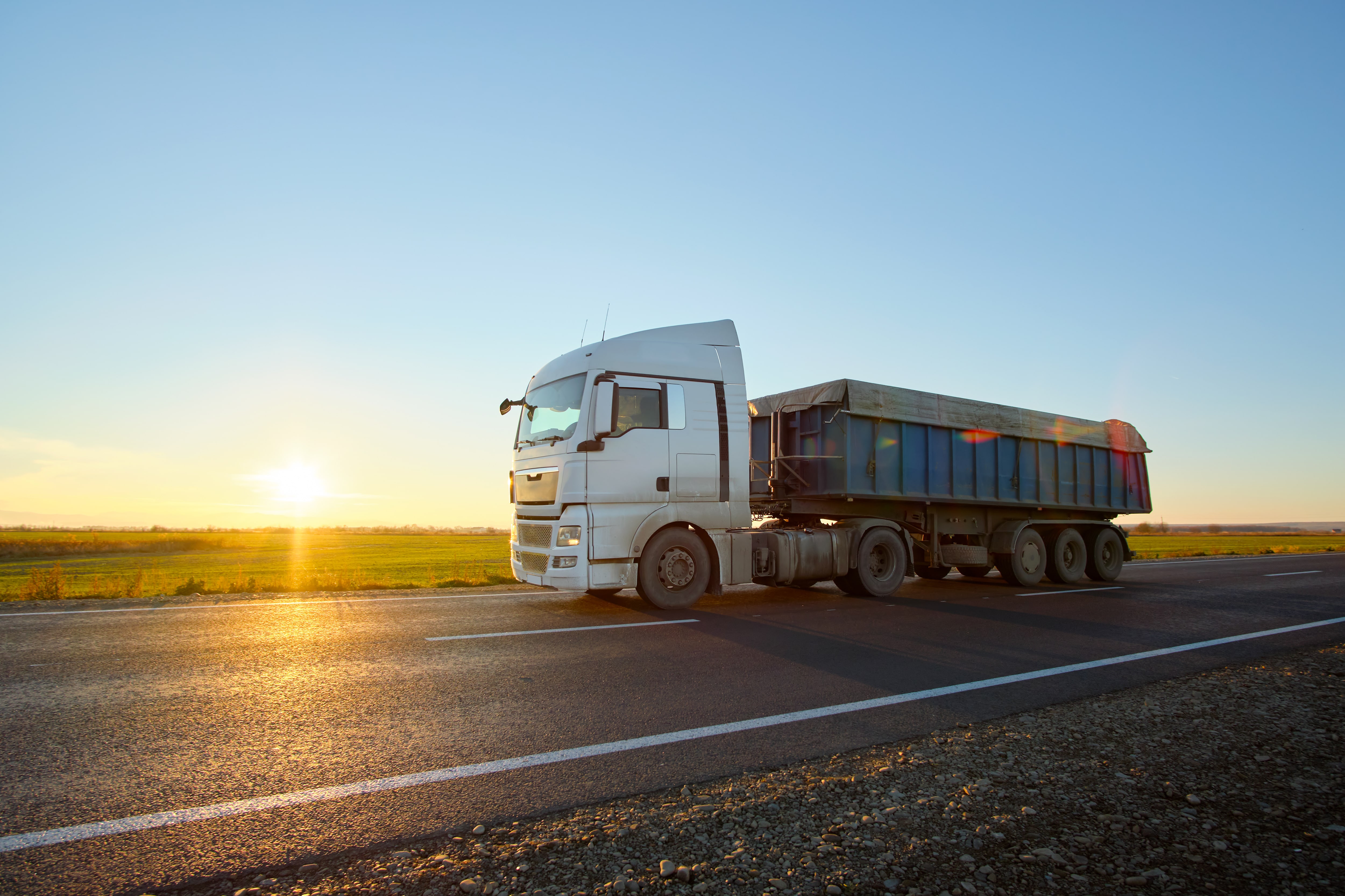 RT Towing - Heavy Duty Towing Image