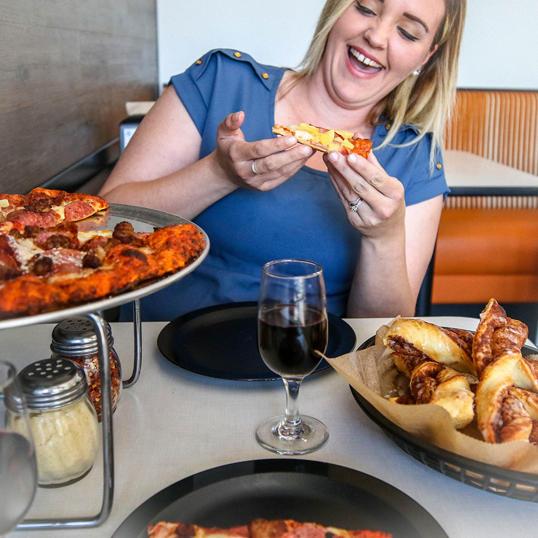 Round Table Pizza Image