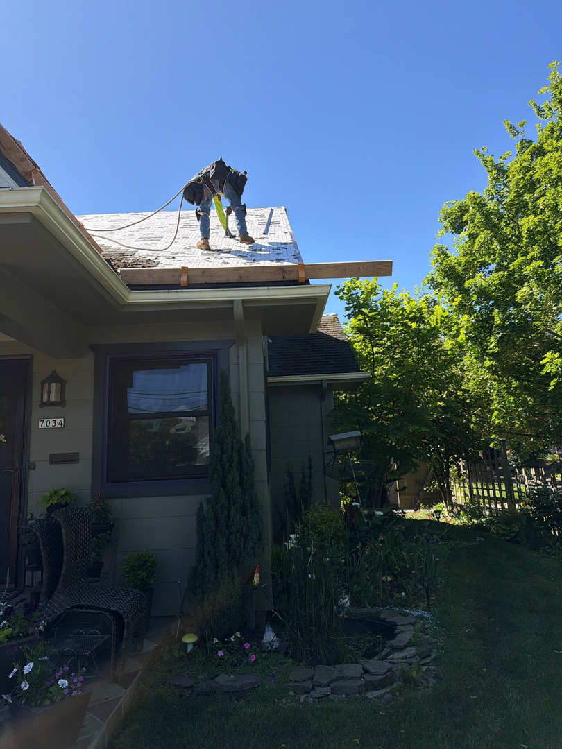 Raindrop Roofing Northwest Image
