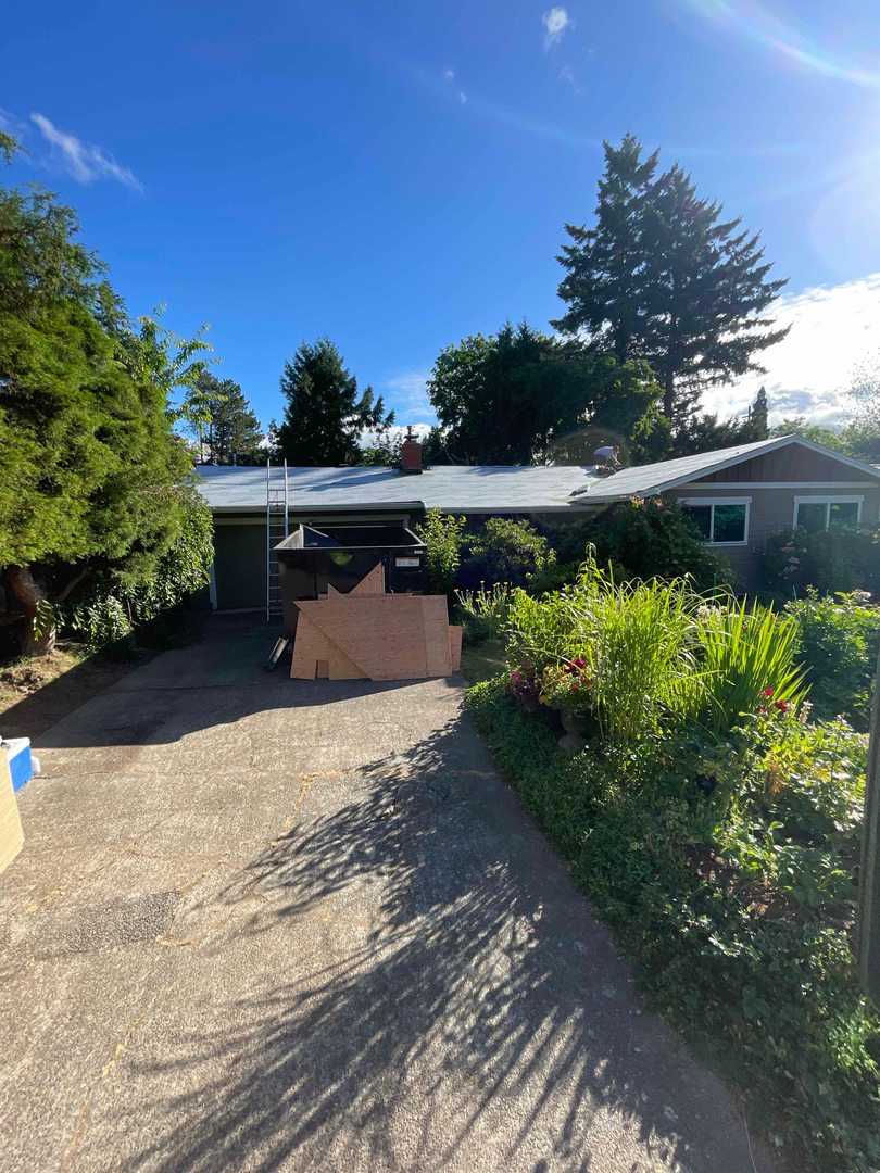 Raindrop Roofing Northwest Image
