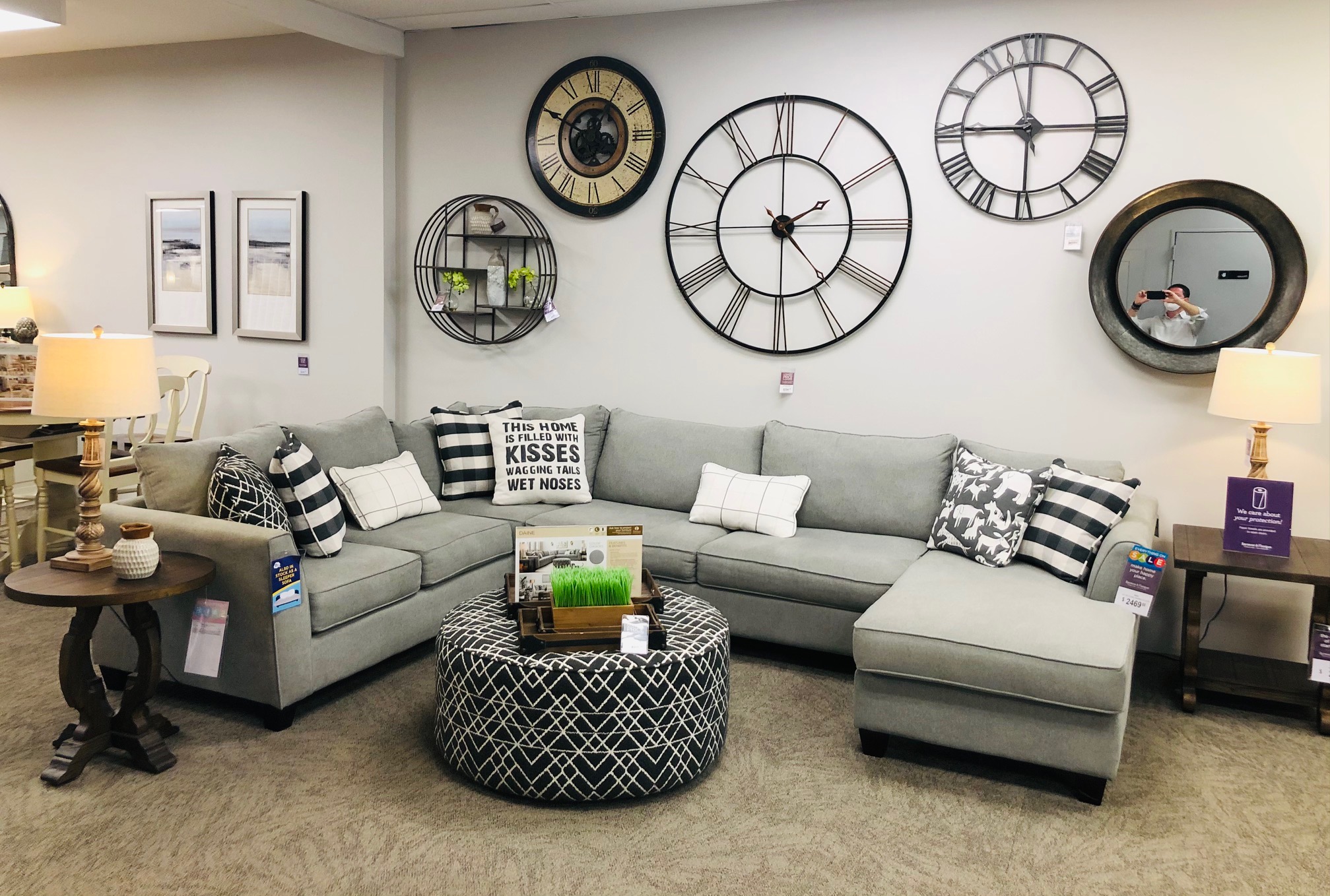 Raymour & Flanigan Furniture and Mattress Store Image