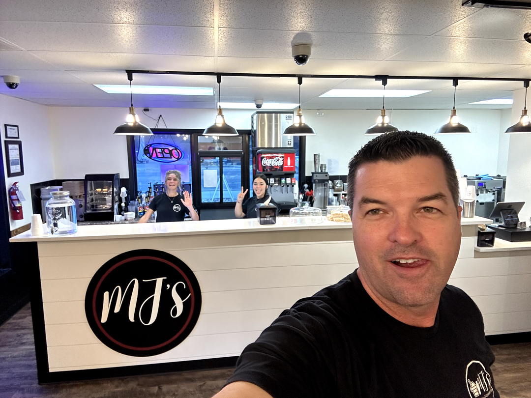 MJ's Italian Ice & Custard Cafe Image