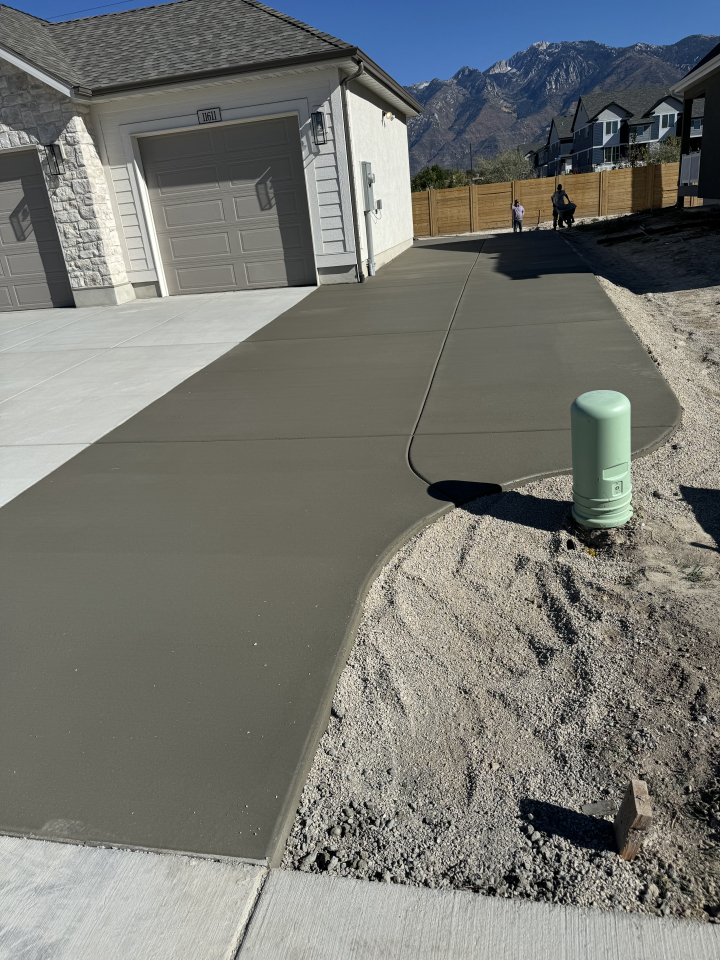 All Hale Concrete LLC Logo