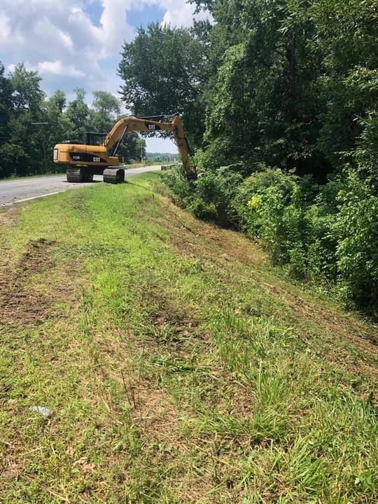 Landworx Contracting, LLC Image