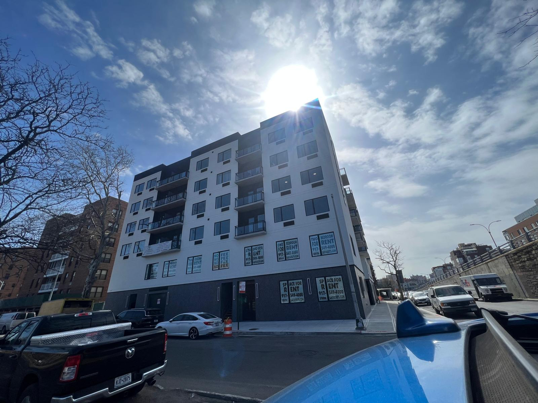 SkyWalker Roofing and Stucco Image