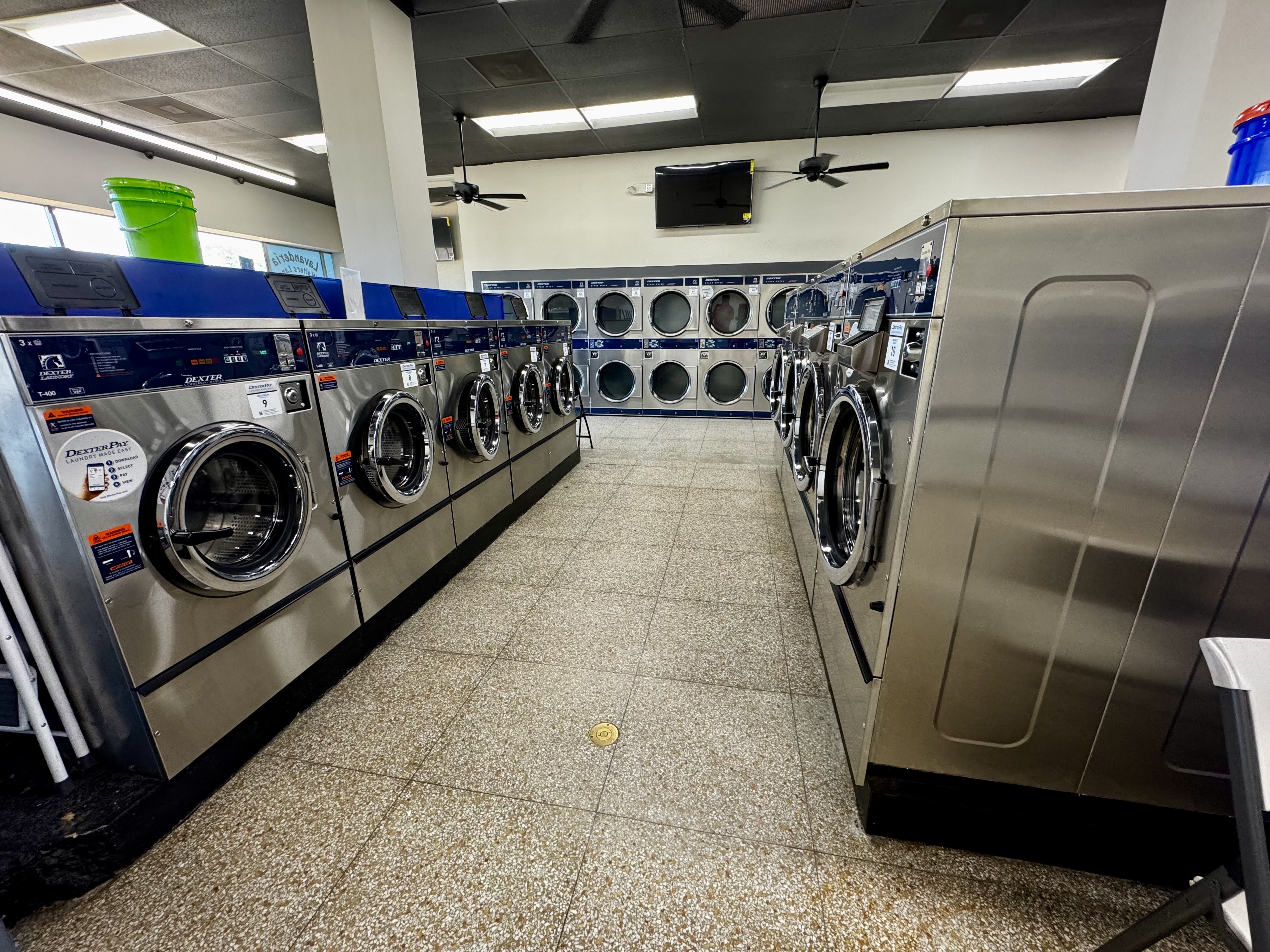 Walters Lane Laundromat Image