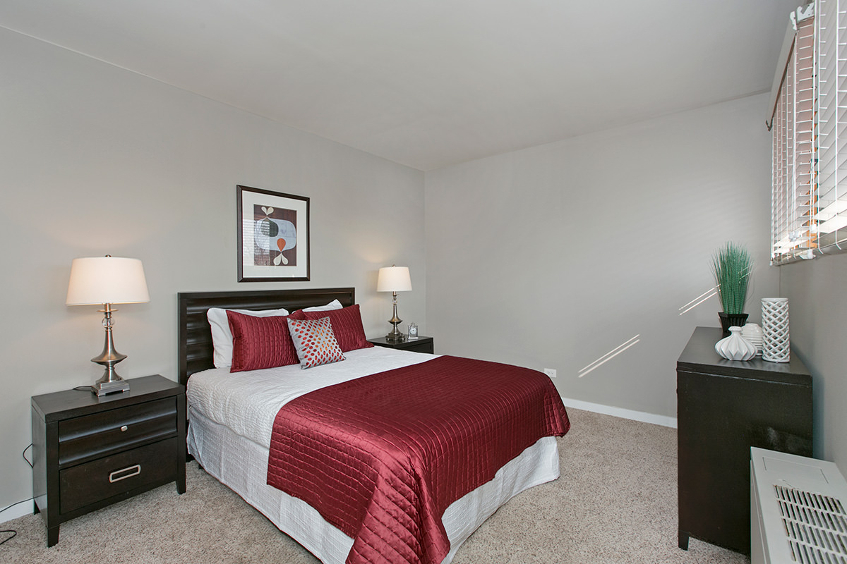 Oak Park City Apartments - Oak Park, IL