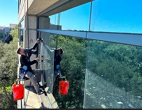 Diamond Edge Pressure Cleaning Image