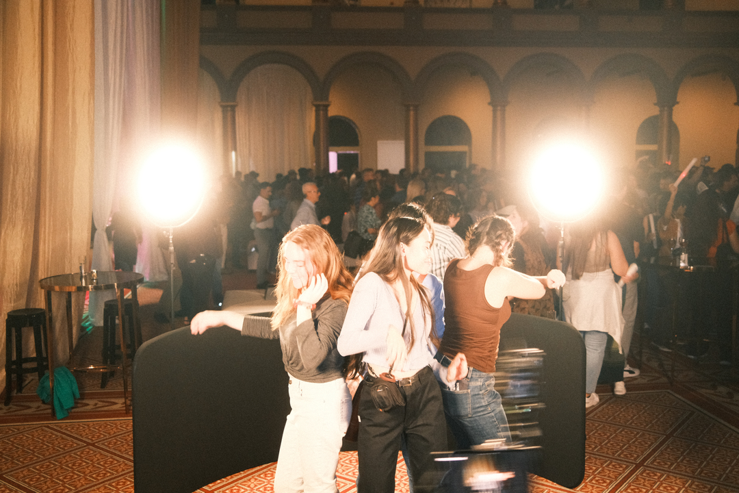 Winks Photo Booth Rental DC Image