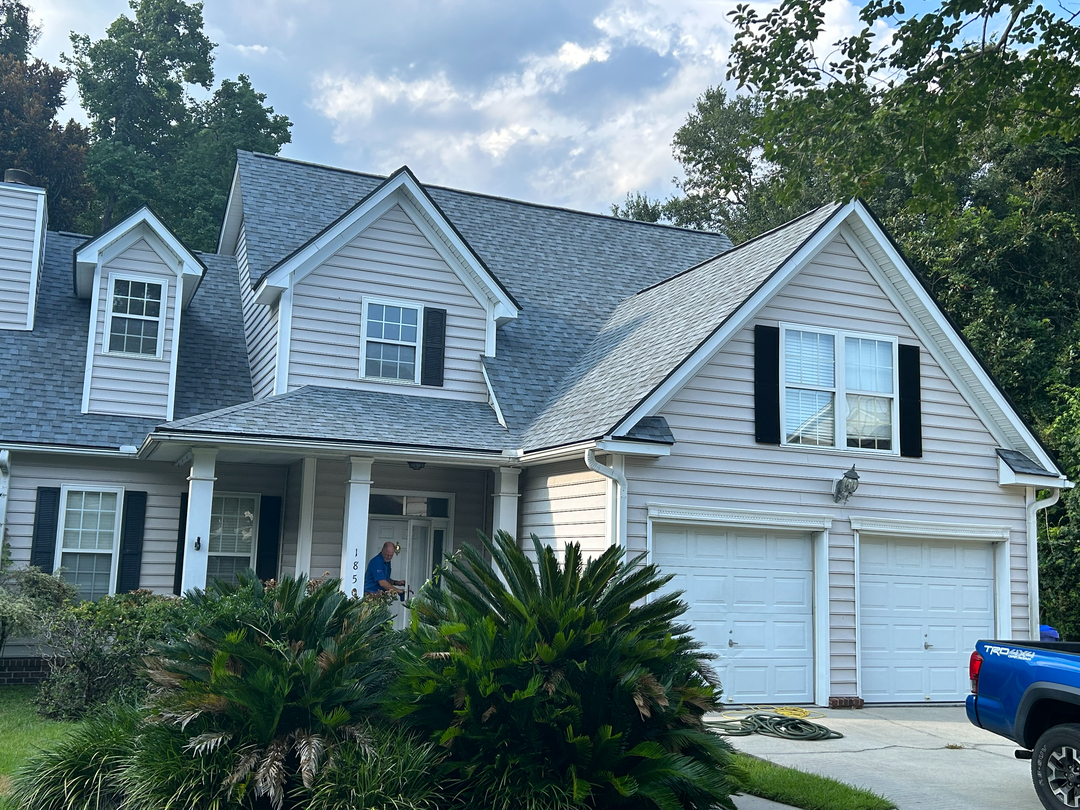 Deaville Roofing & Construction Image