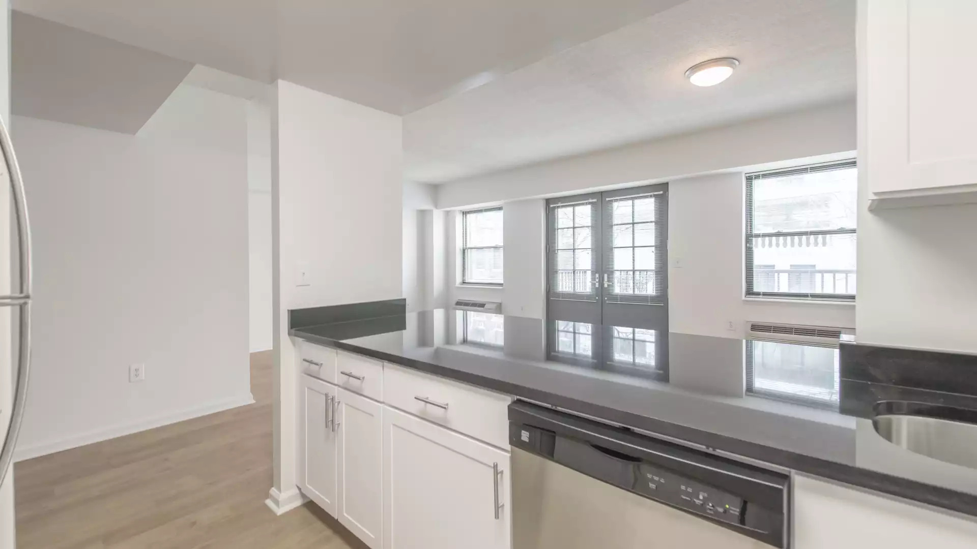 77 Park Avenue Apartments - Hoboken, NJ