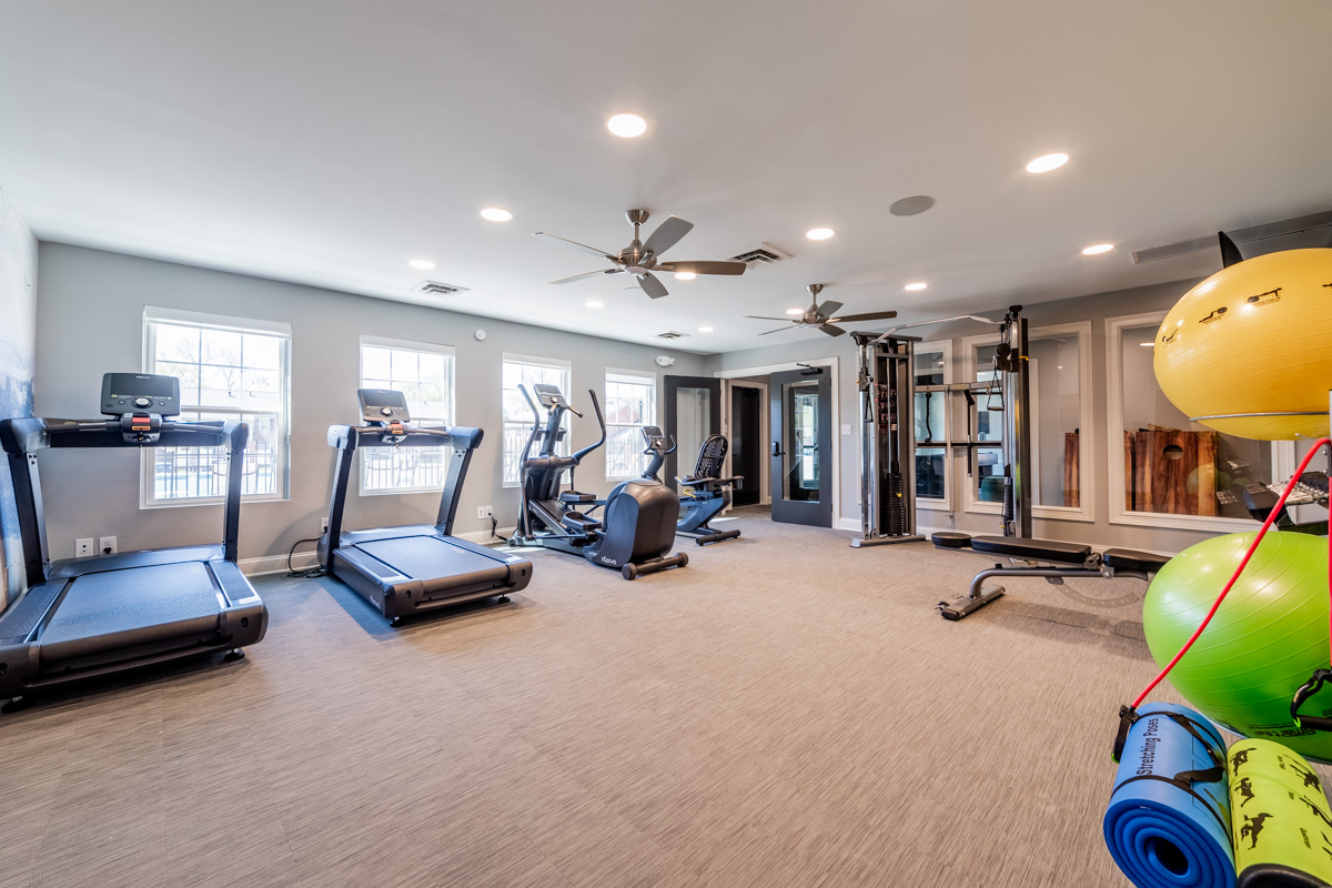 Governor Square Apartments - Carmel, IN