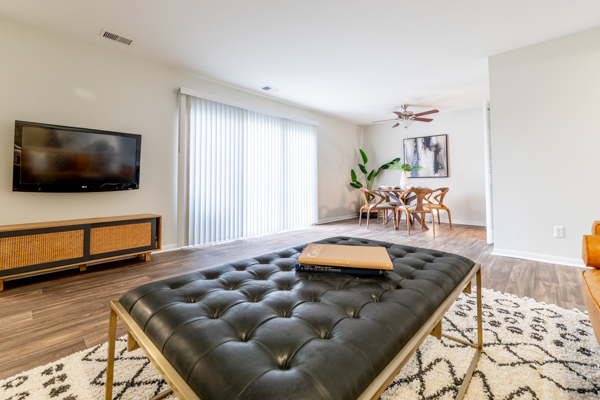 Governor Square Apartments - Carmel, IN