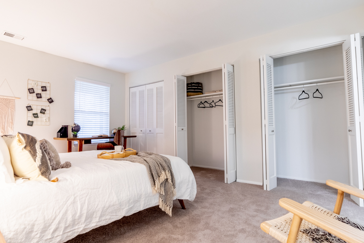 Governor Square Apartments - Carmel, IN
