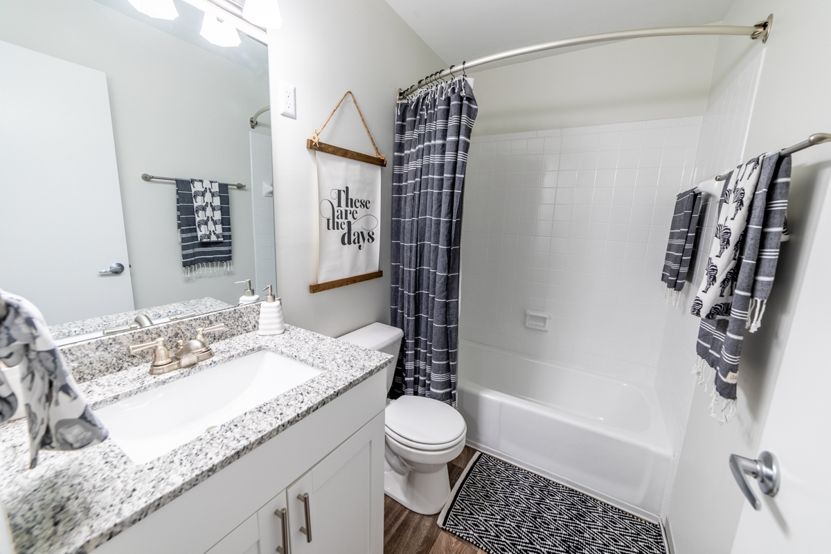 Governor Square Apartments - Carmel, IN