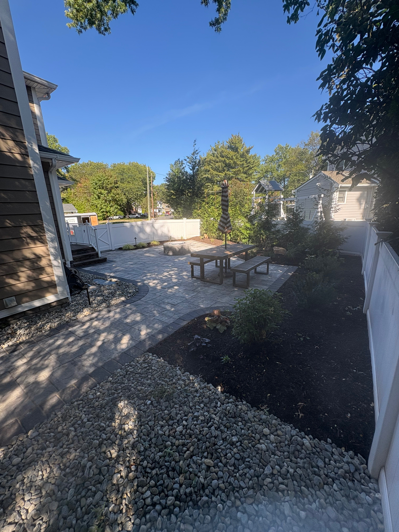 QuietCare Landscaping Image