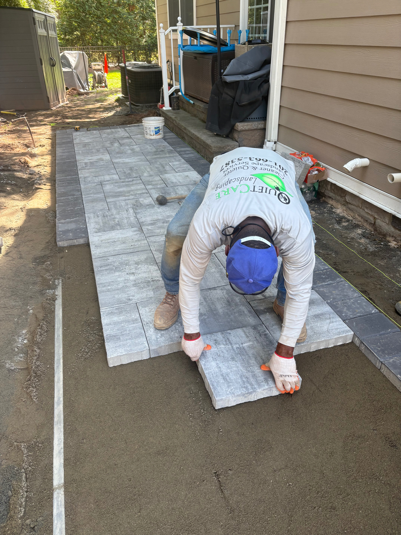 QuietCare Landscaping Image