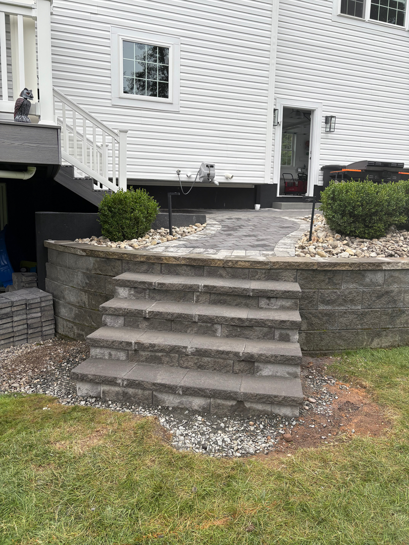 QuietCare Landscaping Image