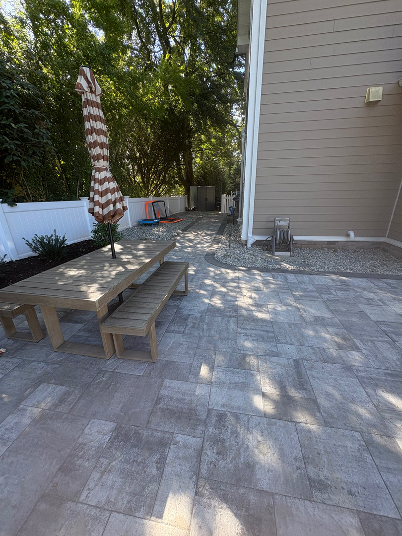 QuietCare Landscaping Image