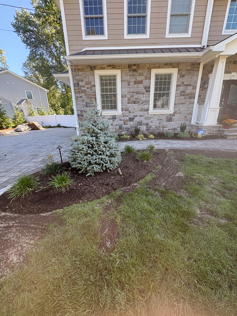 QuietCare Landscaping Image