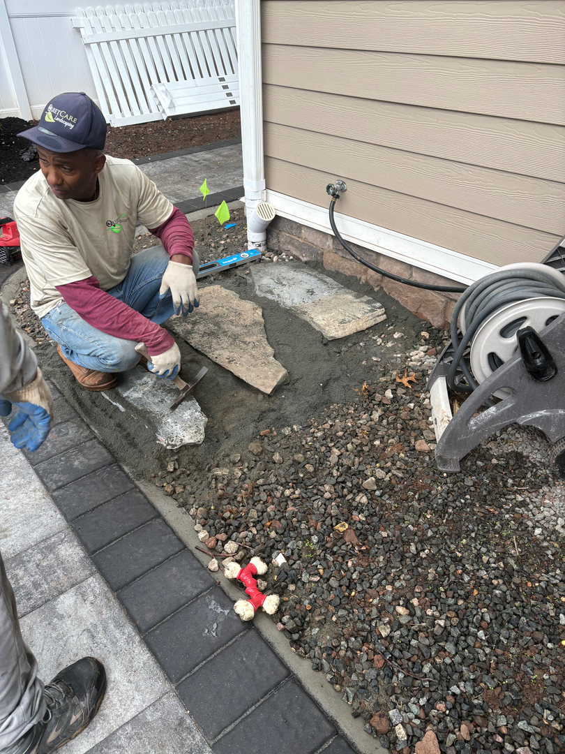 QuietCare Landscaping Image