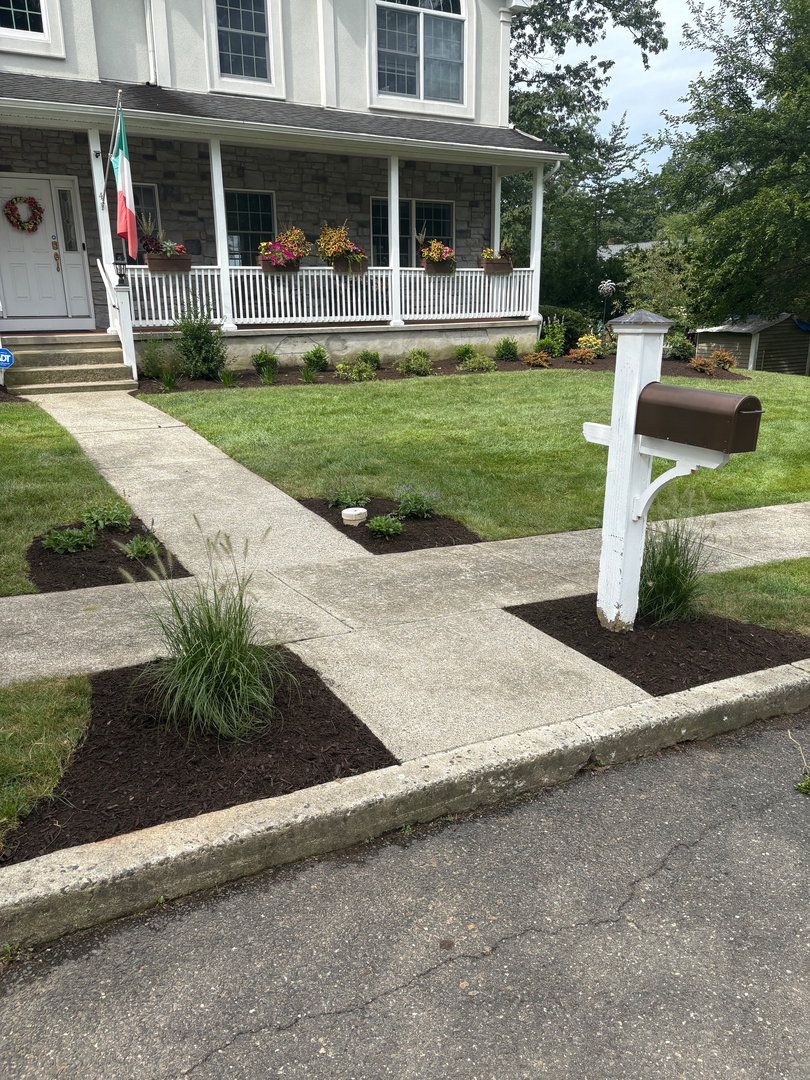 QuietCare Landscaping Image