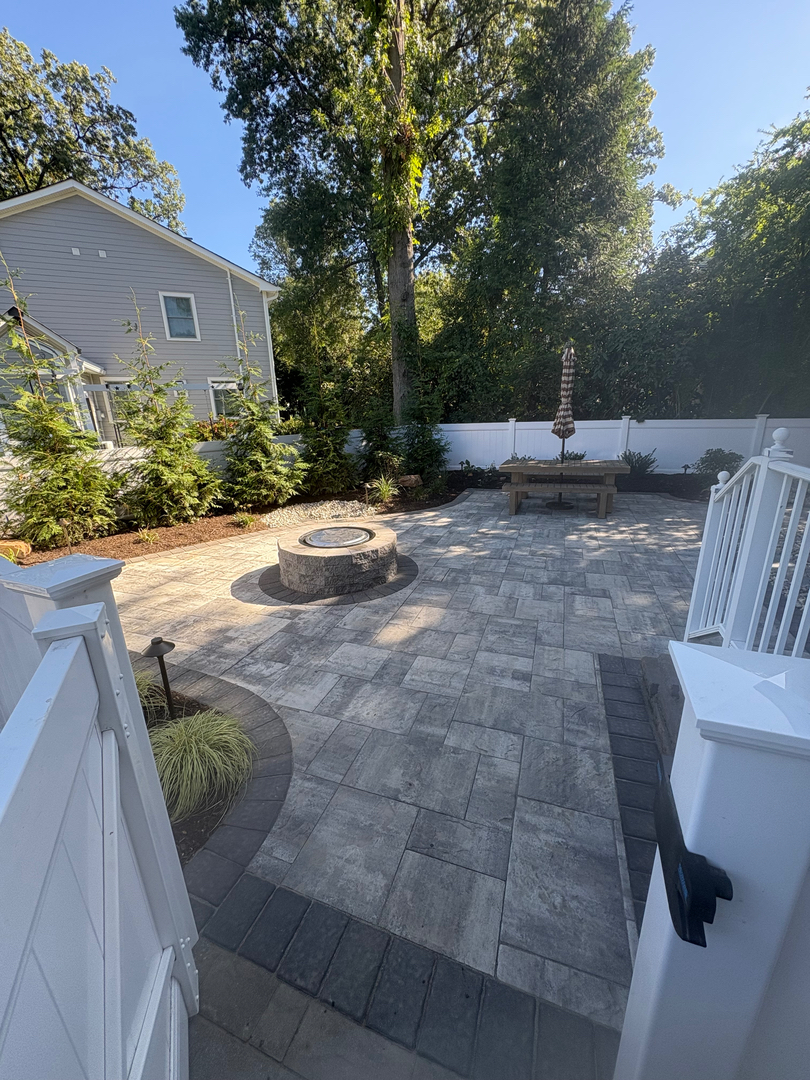 QuietCare Landscaping Image