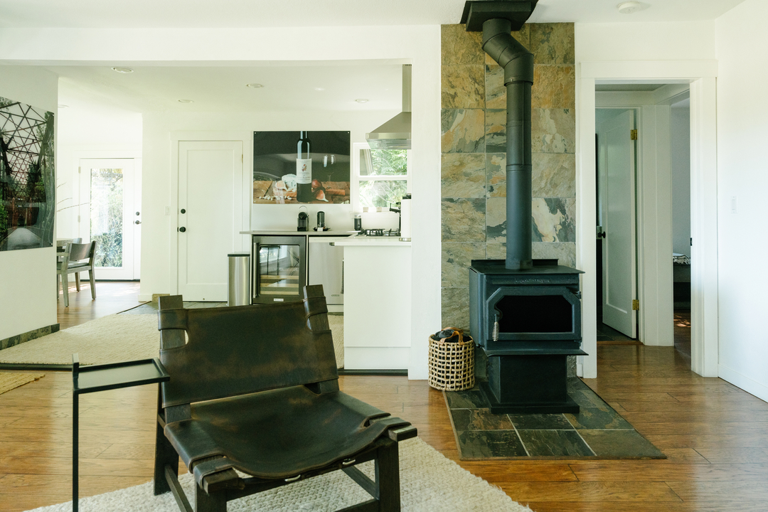 Thomas George Estates Image