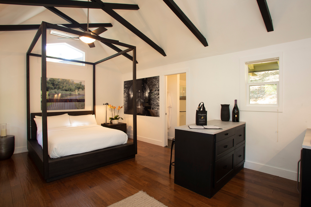 Thomas George Estates Image