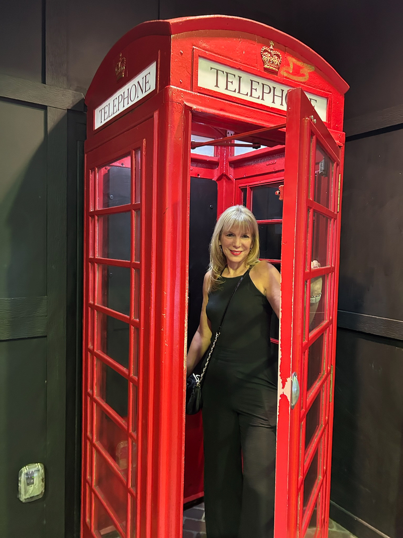 Red Phone Booth Image