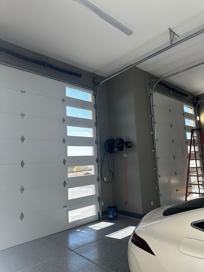 Garage Door Grunts Image