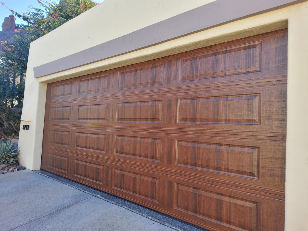 Garage Door Grunts Image