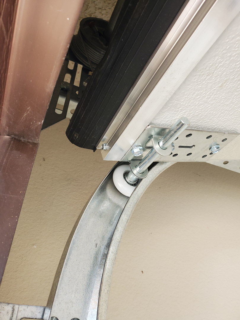 Garage Door Grunts Image