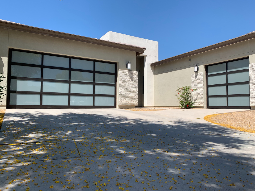 Garage Door Grunts Image