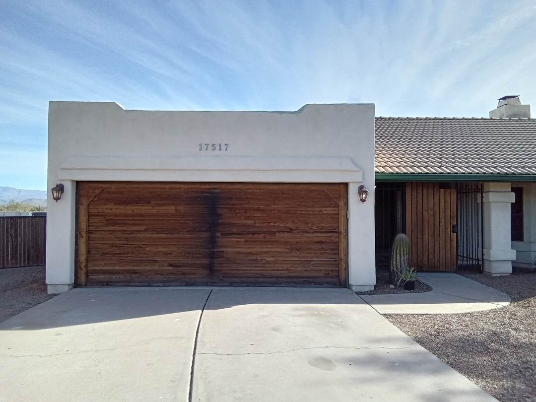 Garage Door Grunts Image