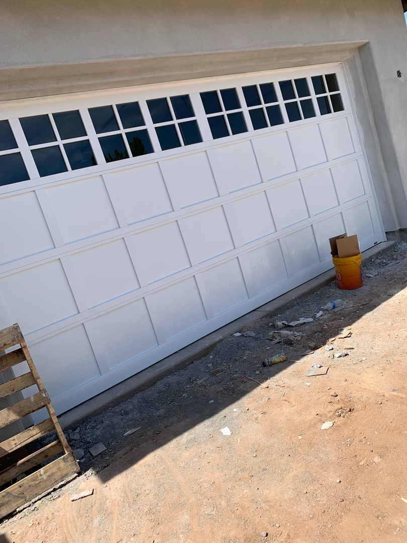Garage Door Grunts Image