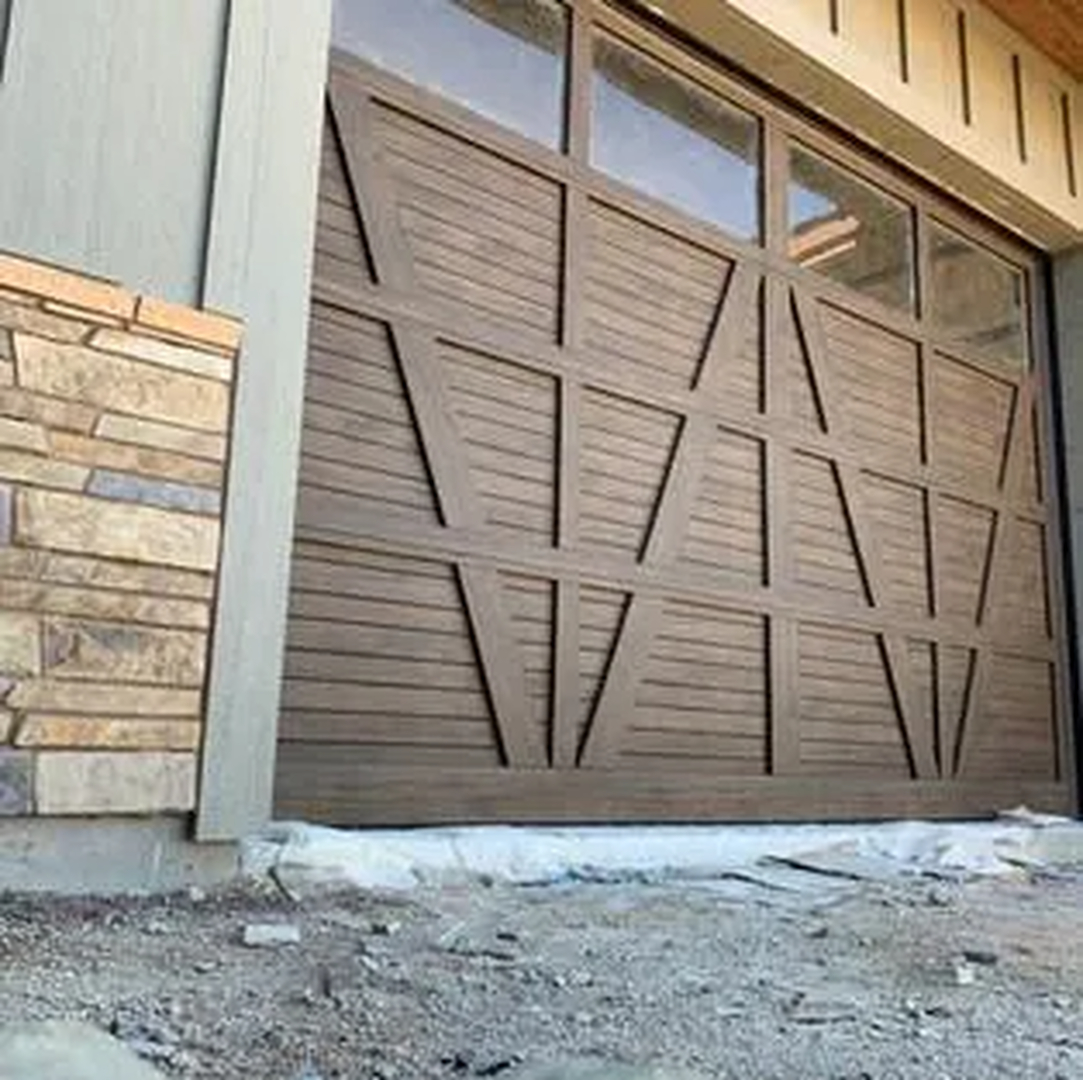 Garage Door Grunts Image