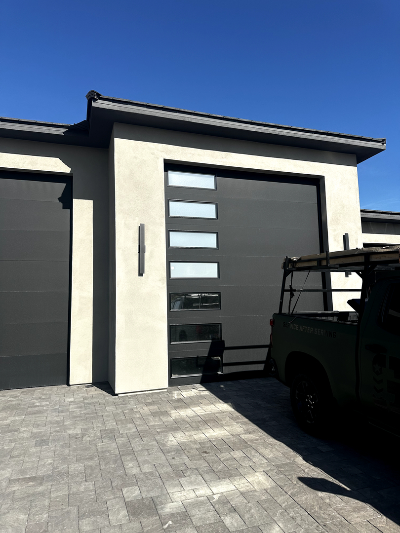 Garage Door Grunts Image