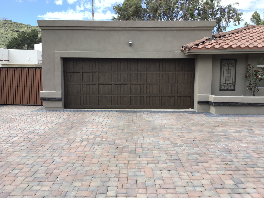 Garage Door Grunts Image