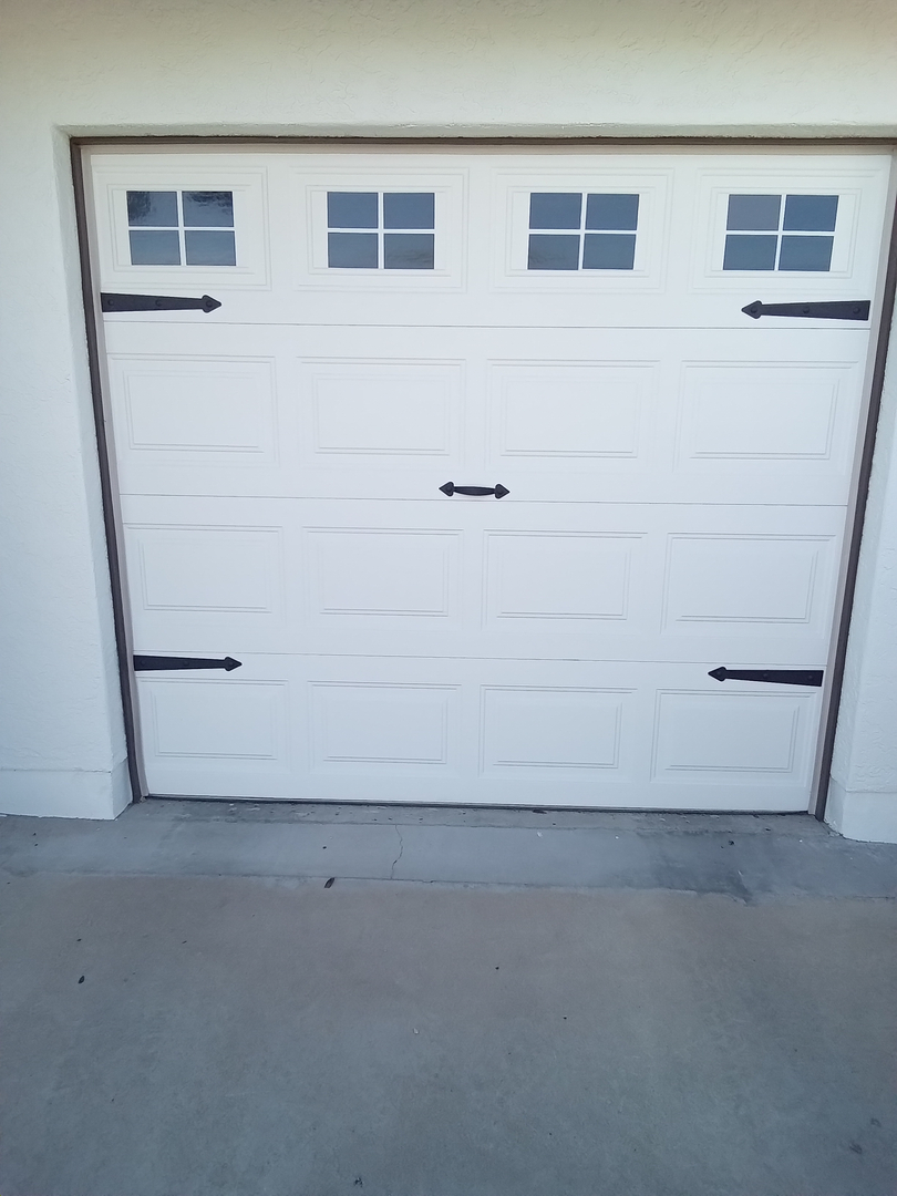 Garage Door Grunts Image