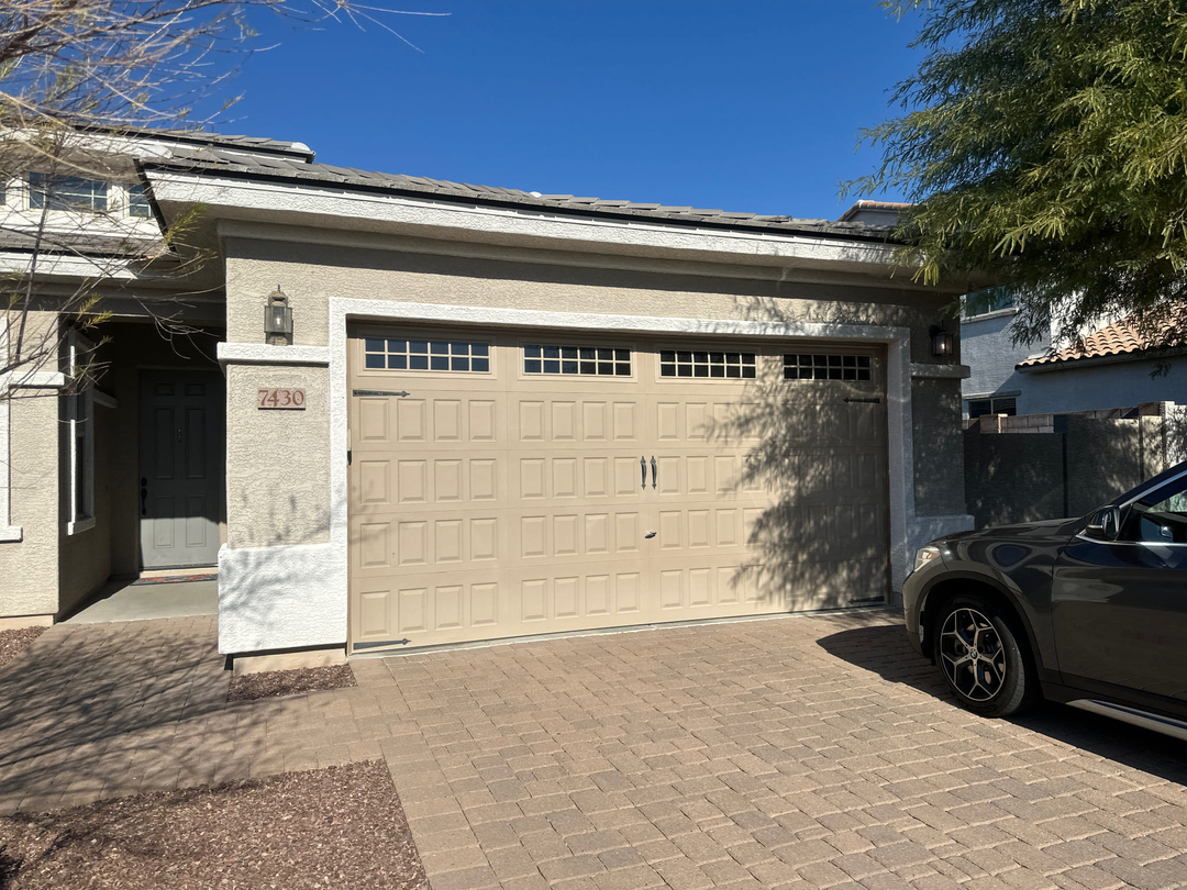 Garage Door Grunts Image