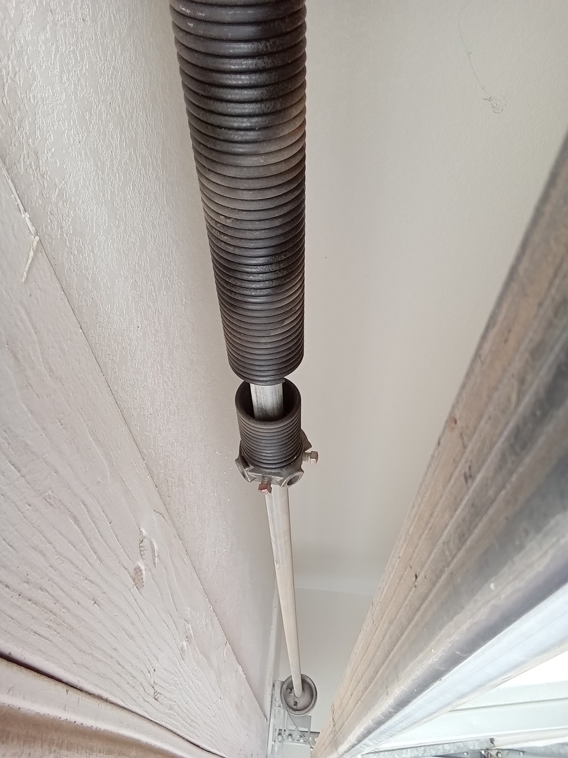 Garage Door Grunts Image